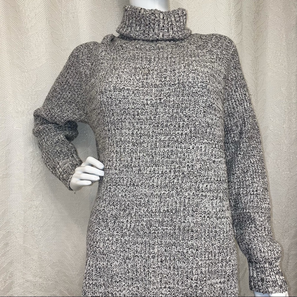 H&M Grey Turtleneck Sweater